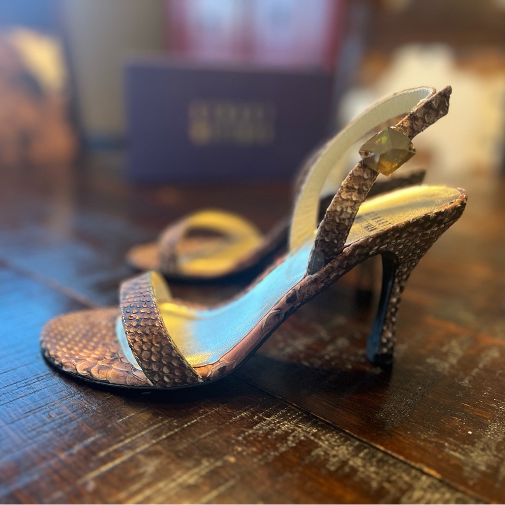 Stuart Weitzman snakeskin sandals 6M